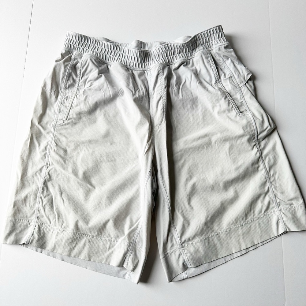 lululemon athletica Light Gray / white shorts XL